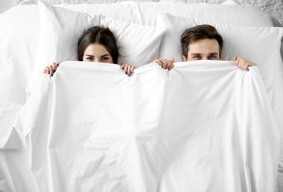 Bamboo vs Cotton Sheets: Which are Better & Which Sleep Cooler?