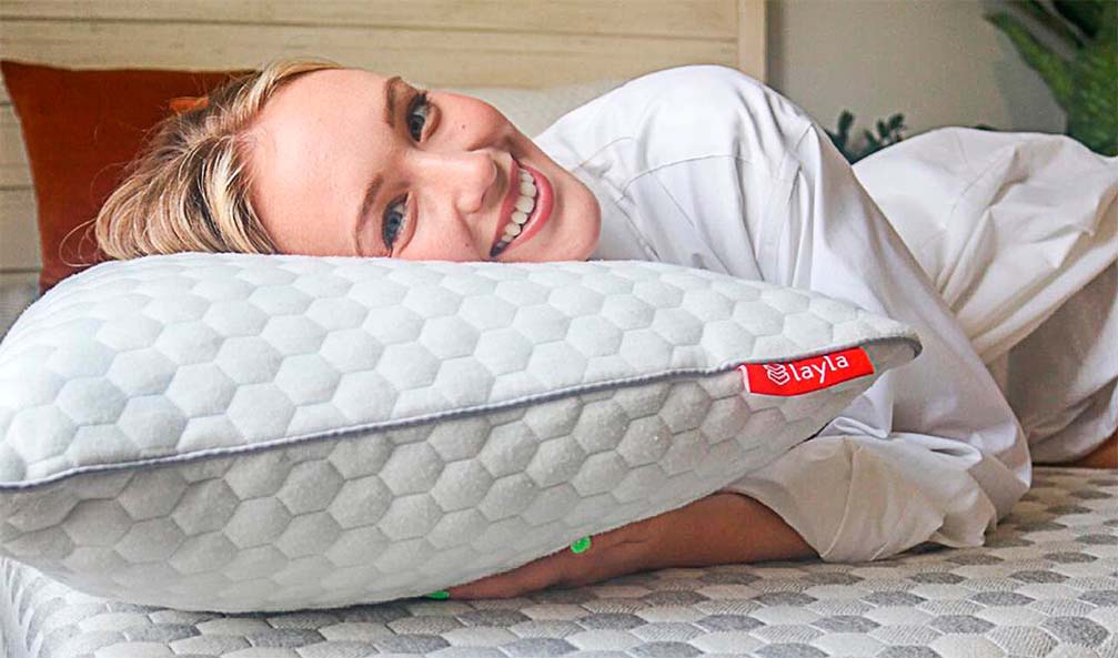 6 Benefits of a Body Pillow for Side Sleepers